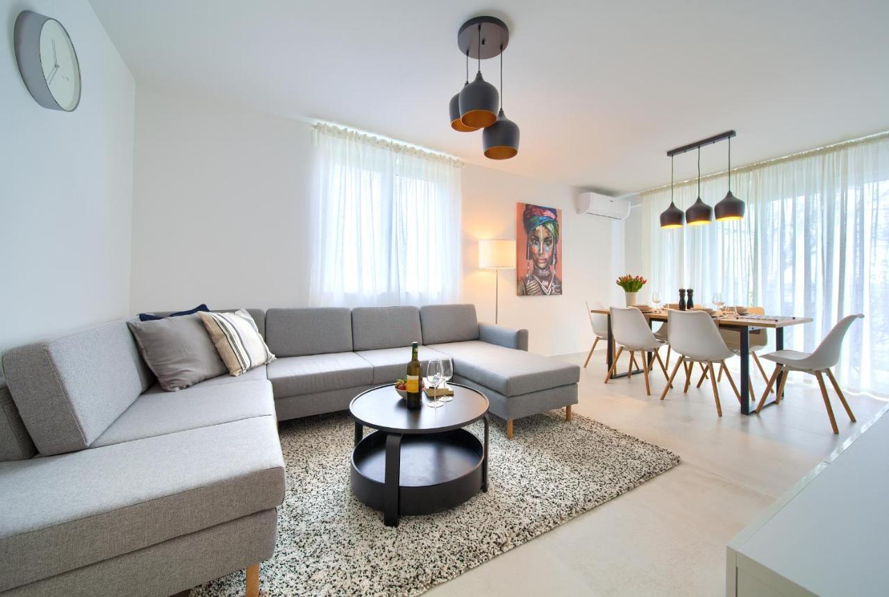Apartment Navi *